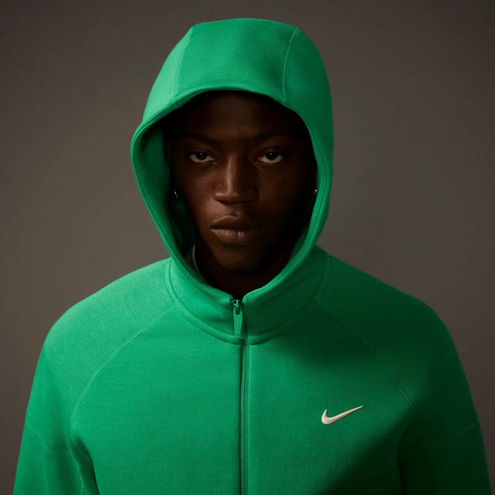Nike NOCTA Grüner Tech Fleece Anzug: Stilvoller Komfort für Freizeit und Sport