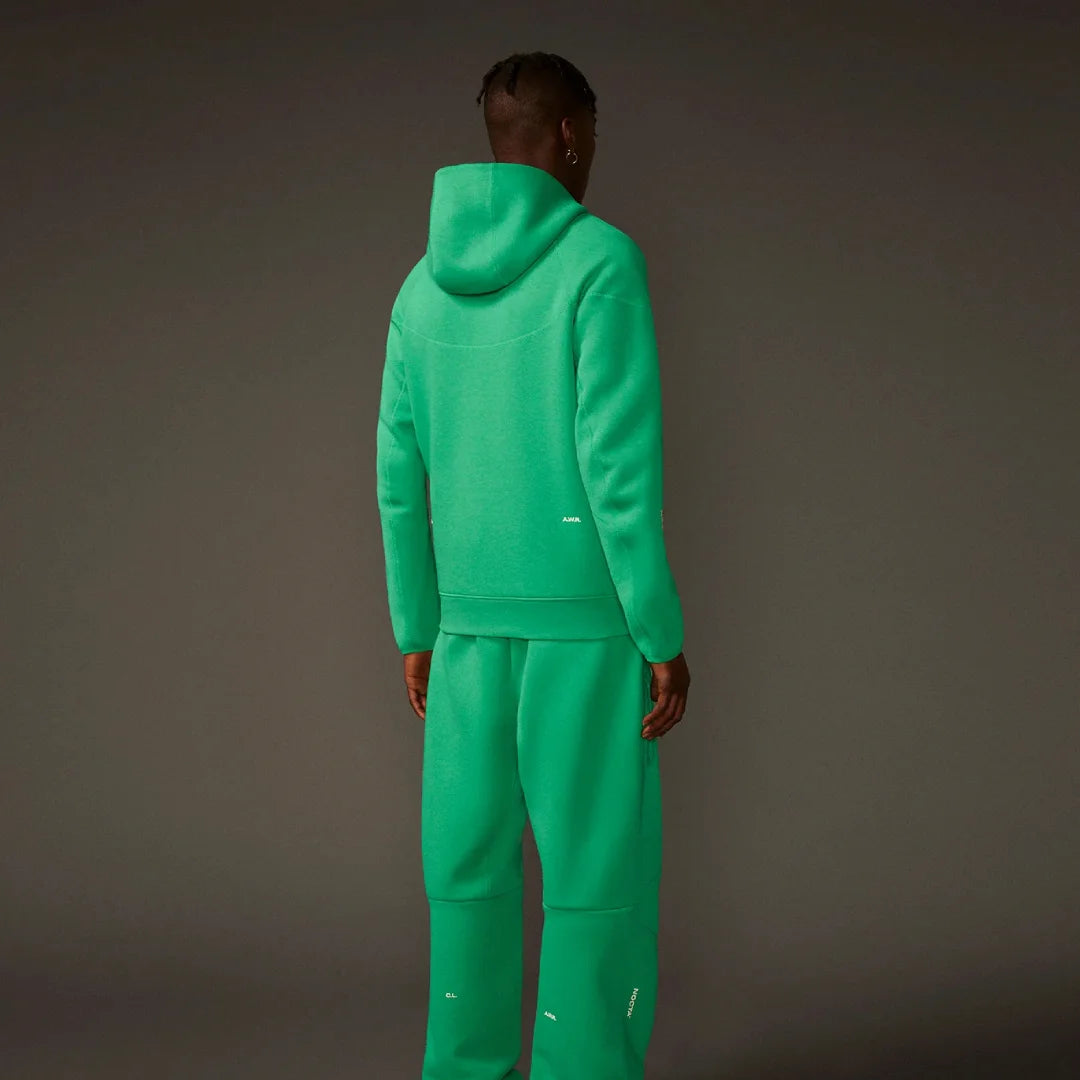 Nike NOCTA Grüner Tech Fleece Anzug: Stilvoller Komfort für Freizeit und Sport