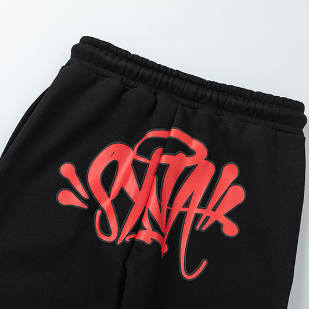 Syna World Schwarzer Roter Trainingsanzug – Stilvoll, Bequem, London Streetwear-Design