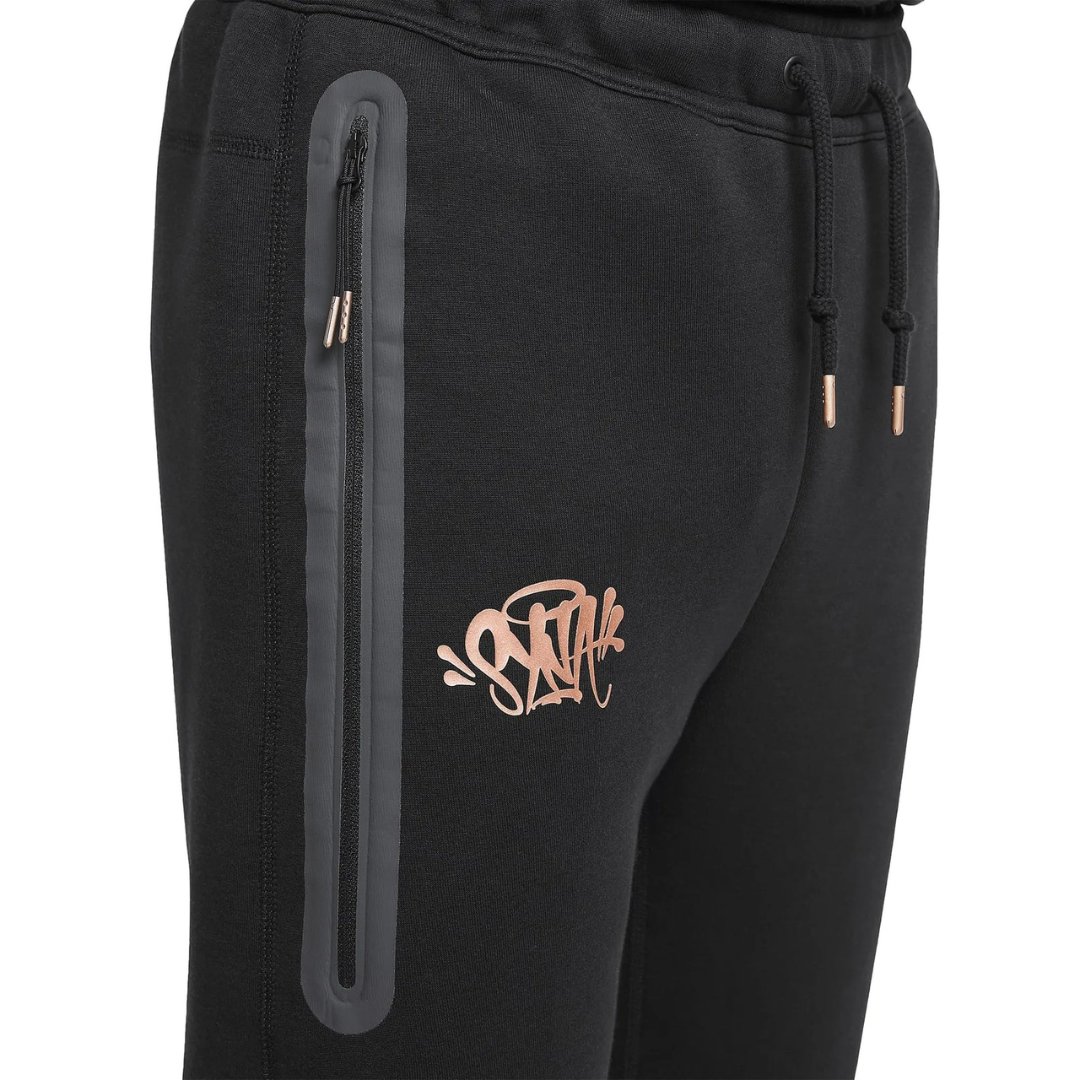 Syna Tech Schwarzer Trainingsanzug: Modern, Bequem, Stilvoll für Streetwear-Fans