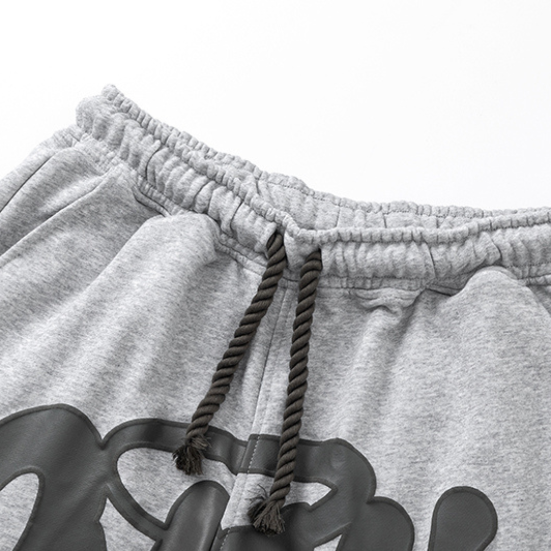 Syna World Grauer Logo Trainingsanzug Set: Ultimativer Streetwear Komfort & Stil