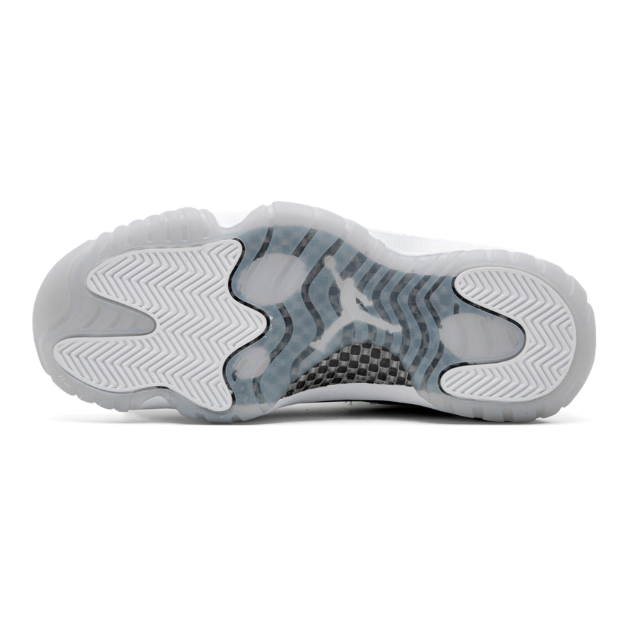 Opulenter Air Jordan 11 Retro WMNS 'Metallic Silver' Damen Sneaker: Glänzendes Design