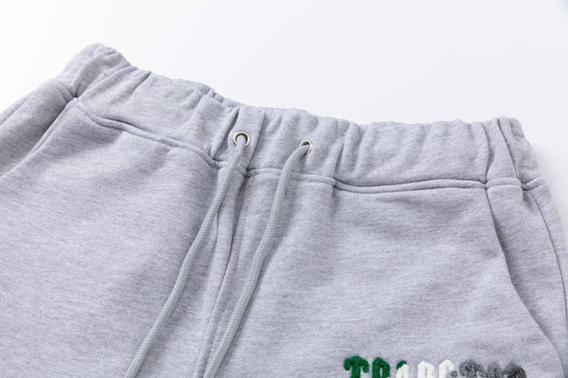 Trapstar Decoded Chenille Shorts Set Grau Grün Herren Streetwear Outfit