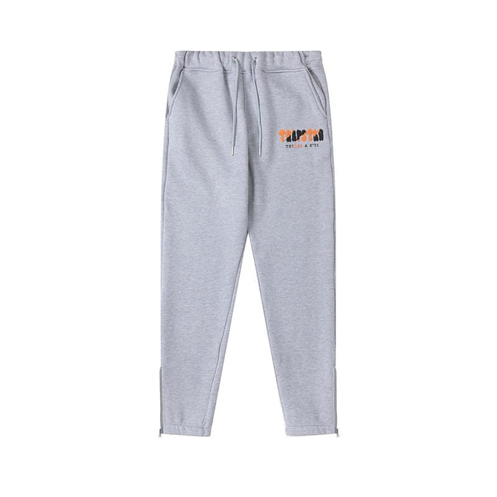 Trapstar Decoded Grau Orange Chenille Trainingsanzug – Ultimativer Streetwear Komfort Set