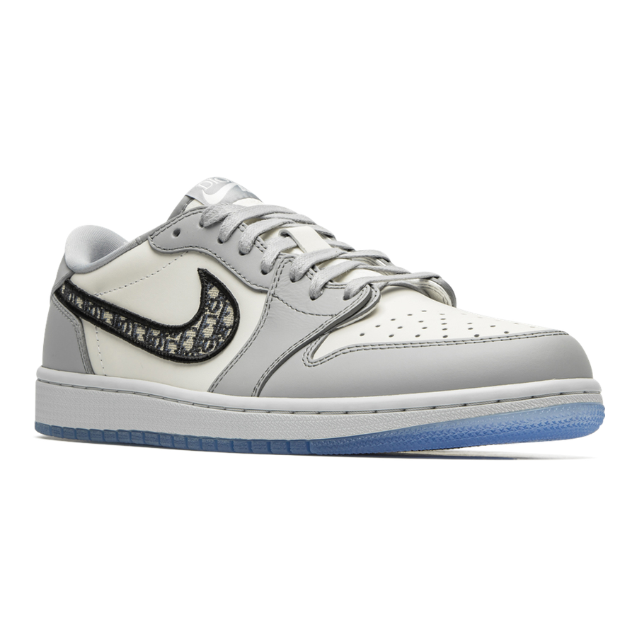 Exklusiver Air Jordan 1 Low Dior Sneaker: Luxuriöses Design, Premium Leder, Sammlerstück