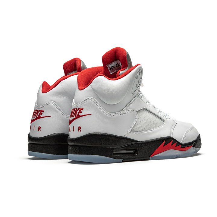 Air Jordan 5 Retro Fire Red Silver Tongue 2020: Legendärer Sneaker mit Nike Air Branding