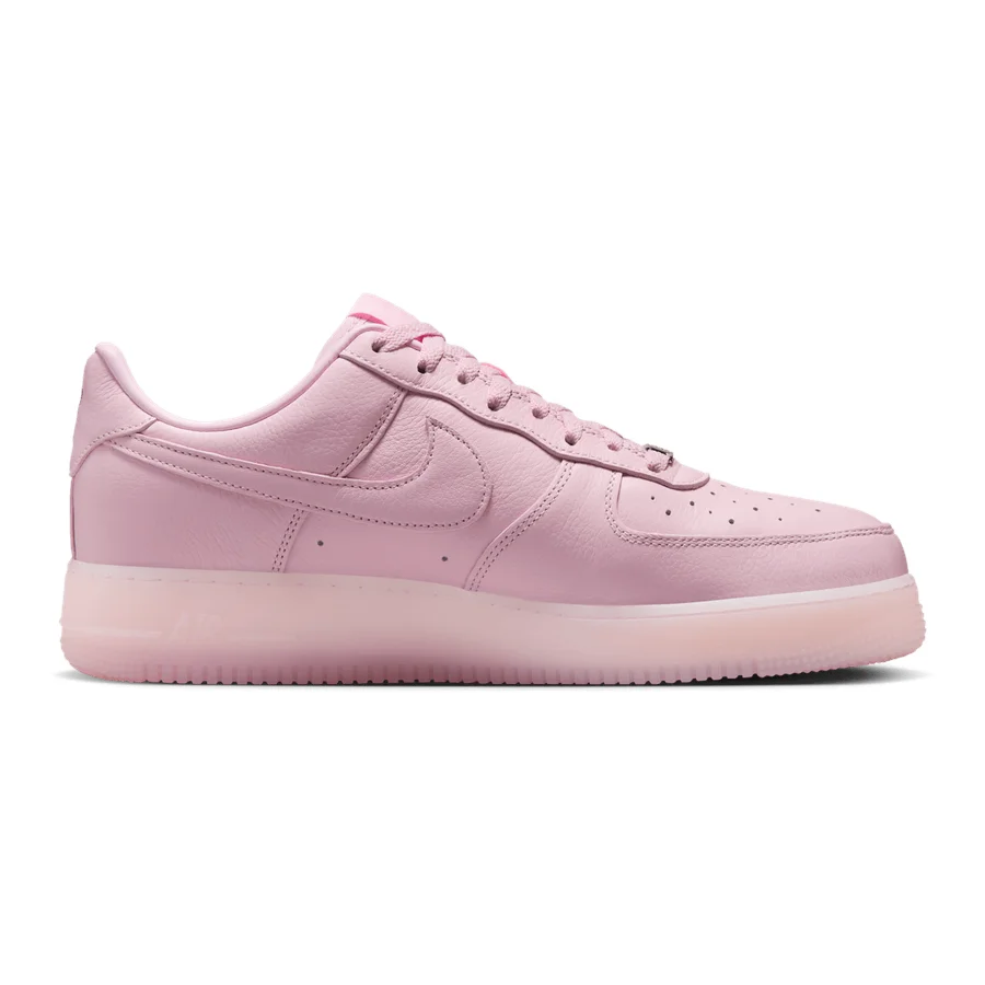 Nike Air Force 1 Low Drake NOCTA Pink Foam Leder-Sneaker – Liebevolle Herz-Details