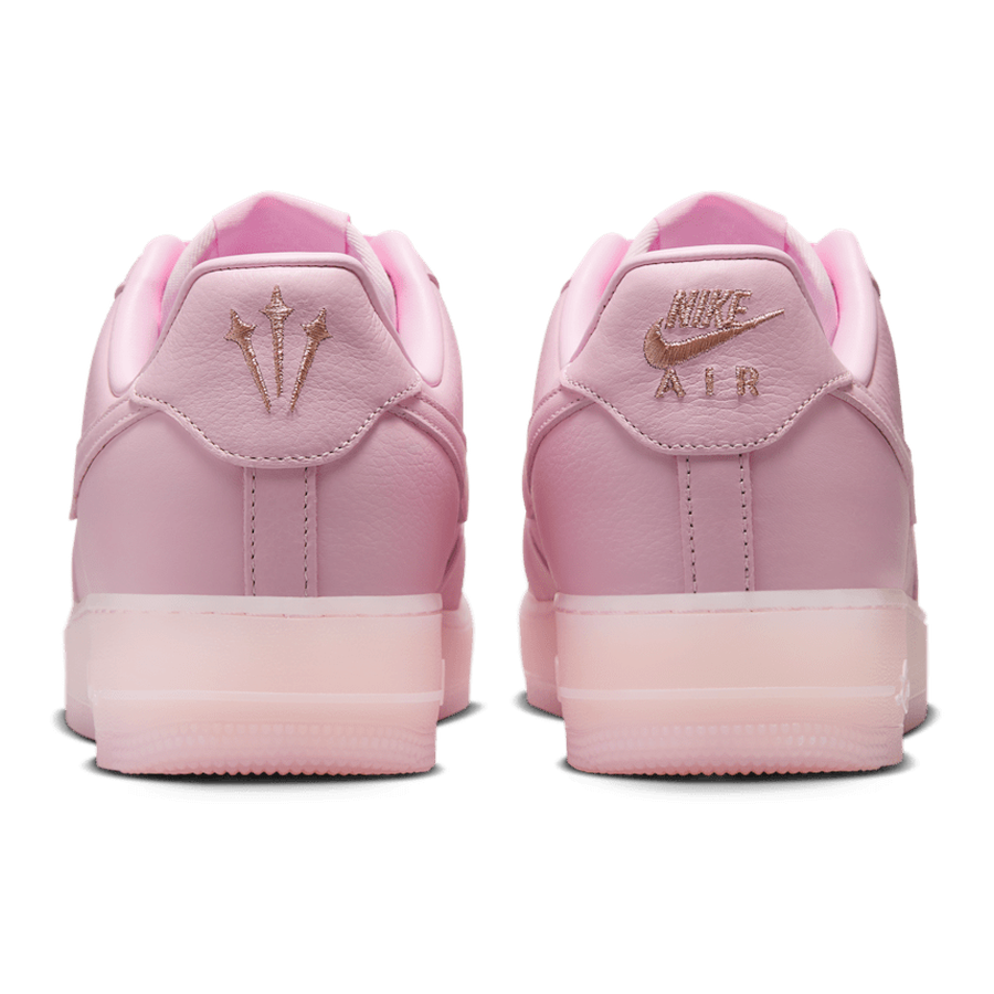 Nike Air Force 1 Low Drake NOCTA Pink Foam Leder-Sneaker – Liebevolle Herz-Details