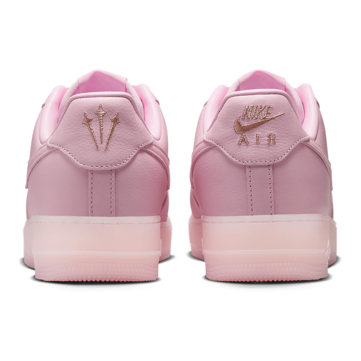 Nike Air Force 1 Low Drake NOCTA Pink Foam Leder-Sneaker – Liebevolle Herz-Details