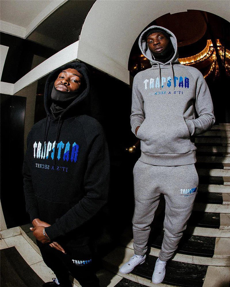 Trapstar Decoded Ice Trainingsanzug: Cooler Chenille Streetwear für den urbanen Style