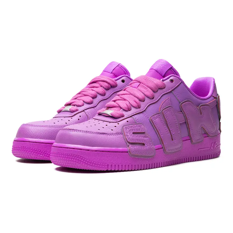 Nike Cactus Plant Flea Market Fuchsia Air Force 1 Sneaker mit auffälligem Branding