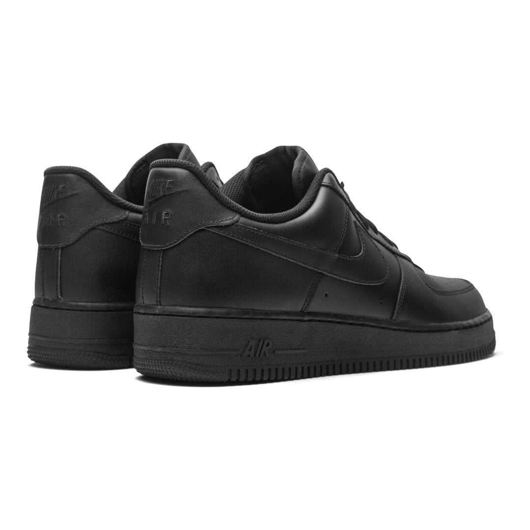 Nike Air Force 1 Low Triple Black Sneaker – Klassischer Stil mit Komfort
