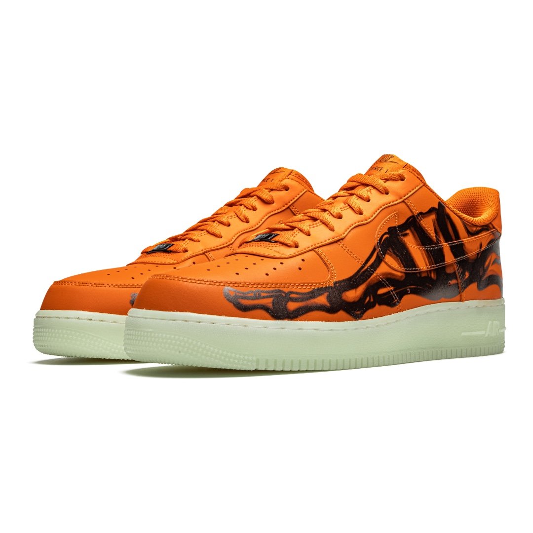 Nike Air Force 1 Low 'Orange Skeleton' Halloween Sneaker – Leuchtendes Knochen-Design