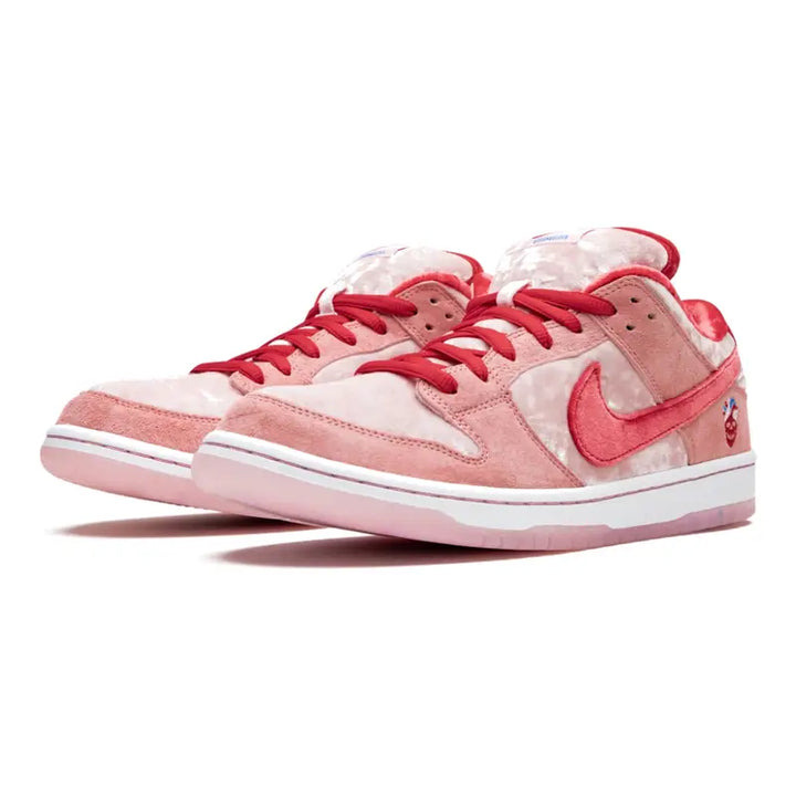 Nike SB Dunk Low Pro 'StrangeLove' Skateboarding Sneaker – Exklusiver Valentinstag Style