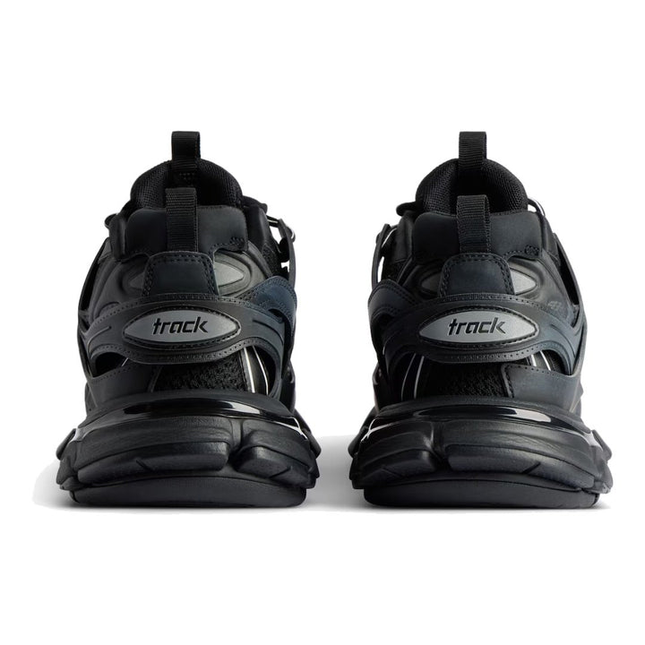Balenciaga Track Black: Trendige Lederfreie Sneaker mit Dynamischer Sohle und Worn-In-Look