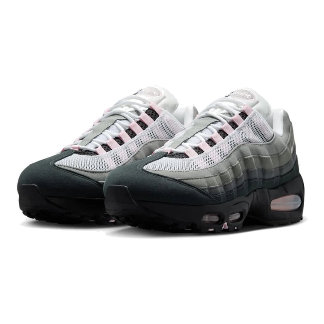 Nike Air Max 95: Stilvolle Sneaker mit Max Air Dämpfung und Wildleder-Overlays