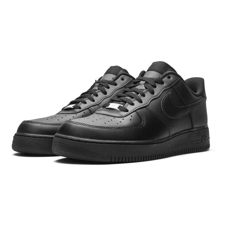 Nike Air Force 1 Low Triple Black Sneaker – Klassischer Stil mit Komfort