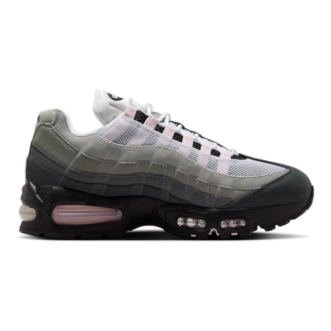 Nike Air Max 95: Stilvolle Sneaker mit Max Air Dämpfung und Wildleder-Overlays
