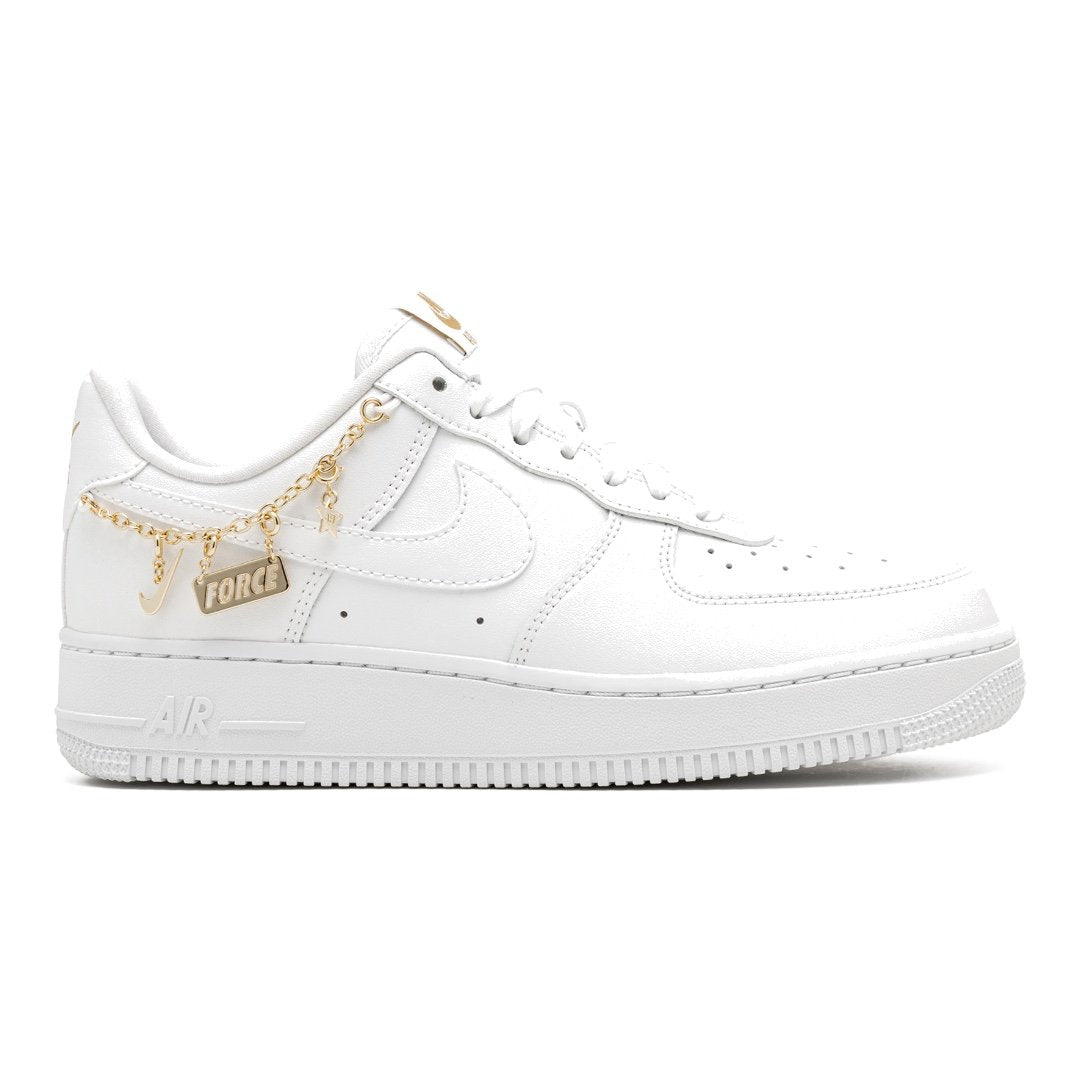 Nike Air Force 1 '07 LX 'Lucky Charms' Weiß Gold Kette Premium Sneaker