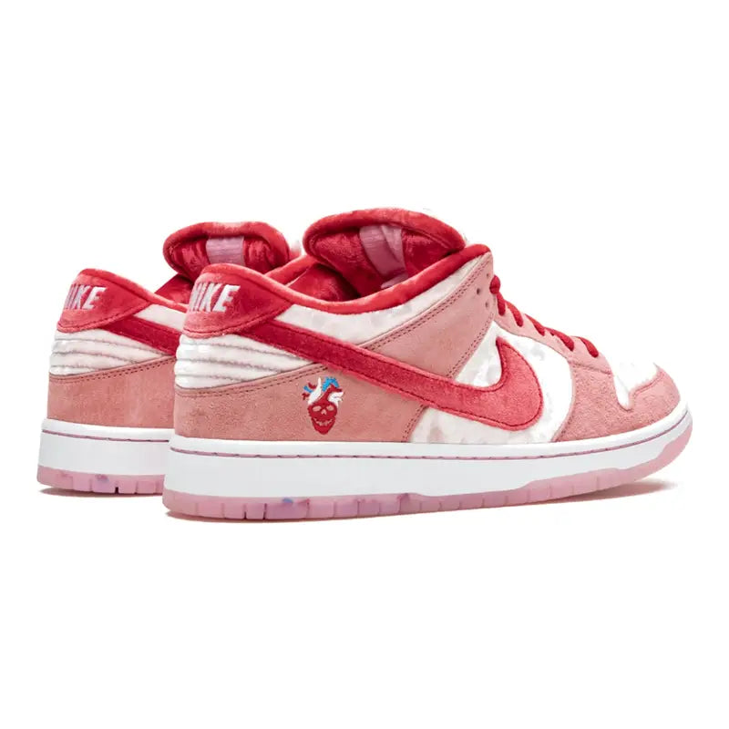 Nike SB Dunk Low Pro 'StrangeLove' Skateboarding Sneaker – Exklusiver Valentinstag Style