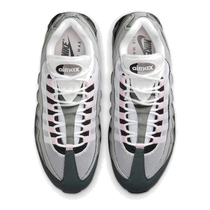 Nike Air Max 95: Stilvolle Sneaker mit Max Air Dämpfung und Wildleder-Overlays