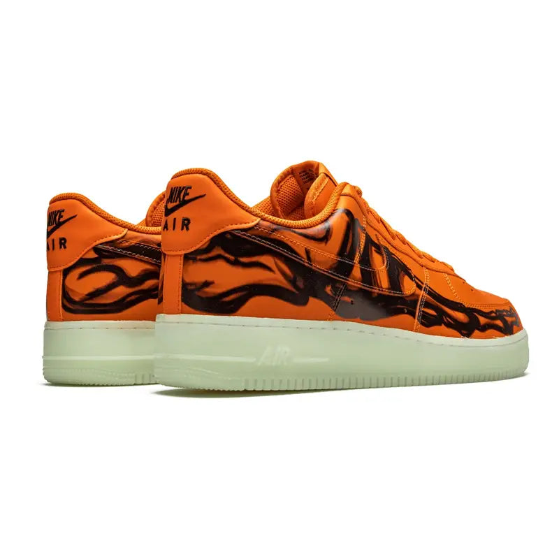 Nike Air Force 1 Low 'Orange Skeleton' Halloween Sneaker – Leuchtendes Knochen-Design