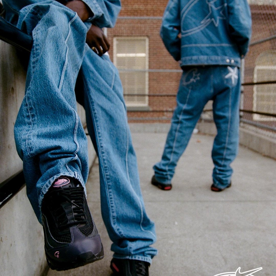 Corteiz Blaues Denim Set: Stylische Jacke & Jeans für Exklusiven Streetwear Look