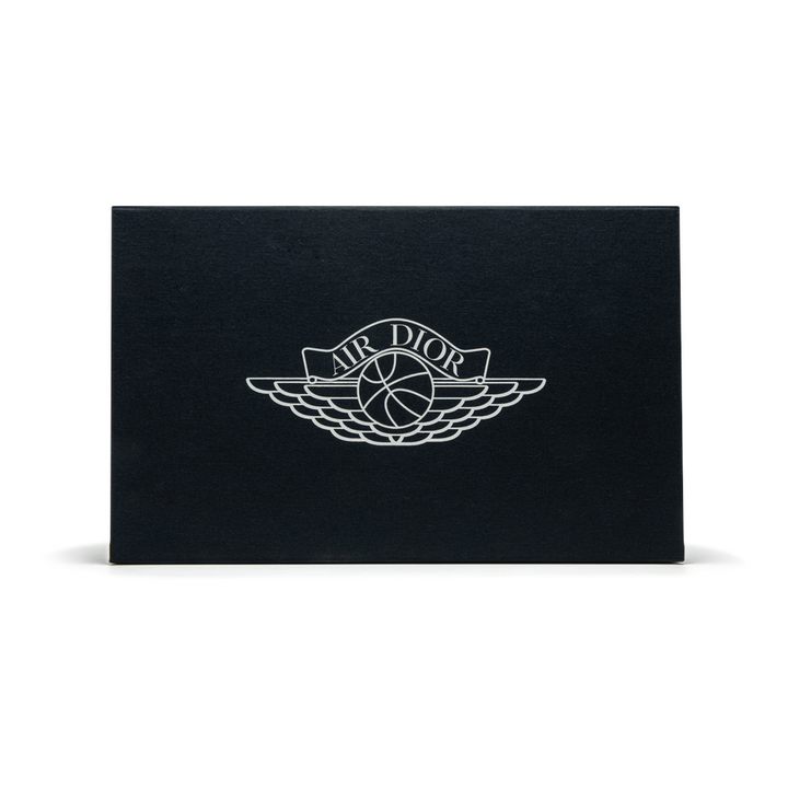 Exklusiver Air Jordan 1 Low Dior Sneaker: Luxuriöses Design, Premium Leder, Sammlerstück