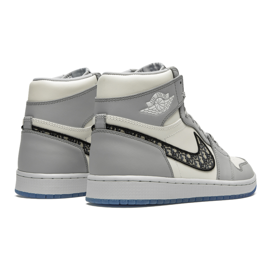 Exklusiver Air Jordan 1 Retro High Dior Sneaker | Luxuriöse Leder-Kollaboration | Sammlerstück