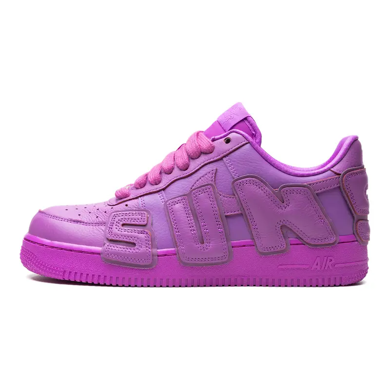 Nike Cactus Plant Flea Market Fuchsia Air Force 1 Sneaker mit auffälligem Branding