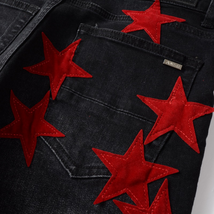 Amiri Rote Sternen-Patch Jeans: Luxuriöse Designer-Denim für Rock'n'Roll-Stil