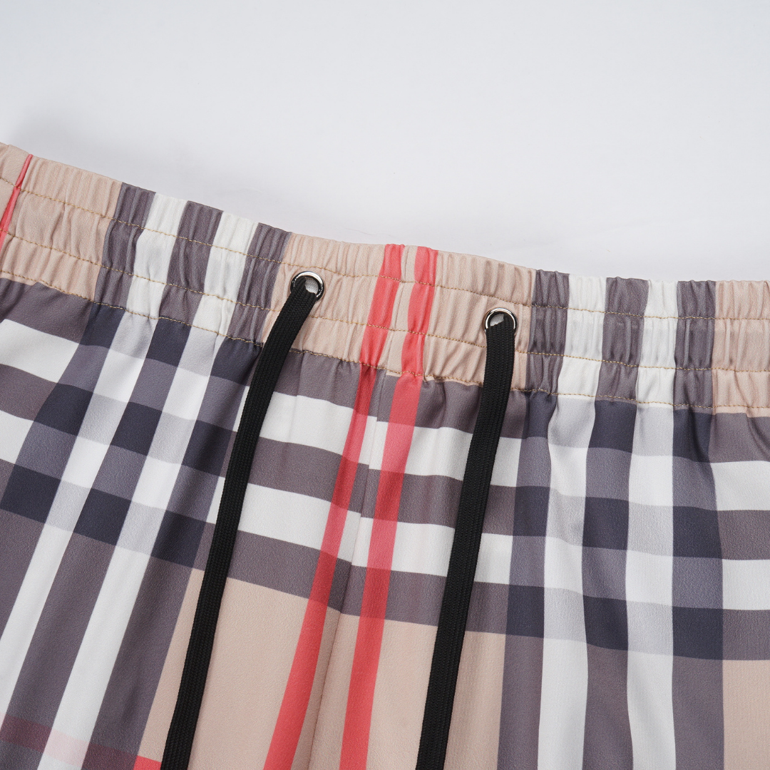 Elegante Burberry Designer Shorts für Herren – Luxuriöse Baumwolle, Perfekt für den Sommer