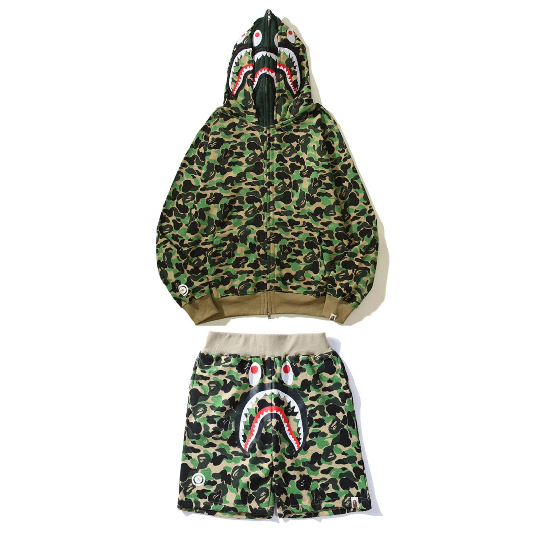 BAPE Streetwear Set Hai-Hoodie & Shorts – Komfortabel, Stylisch, Exklusiv