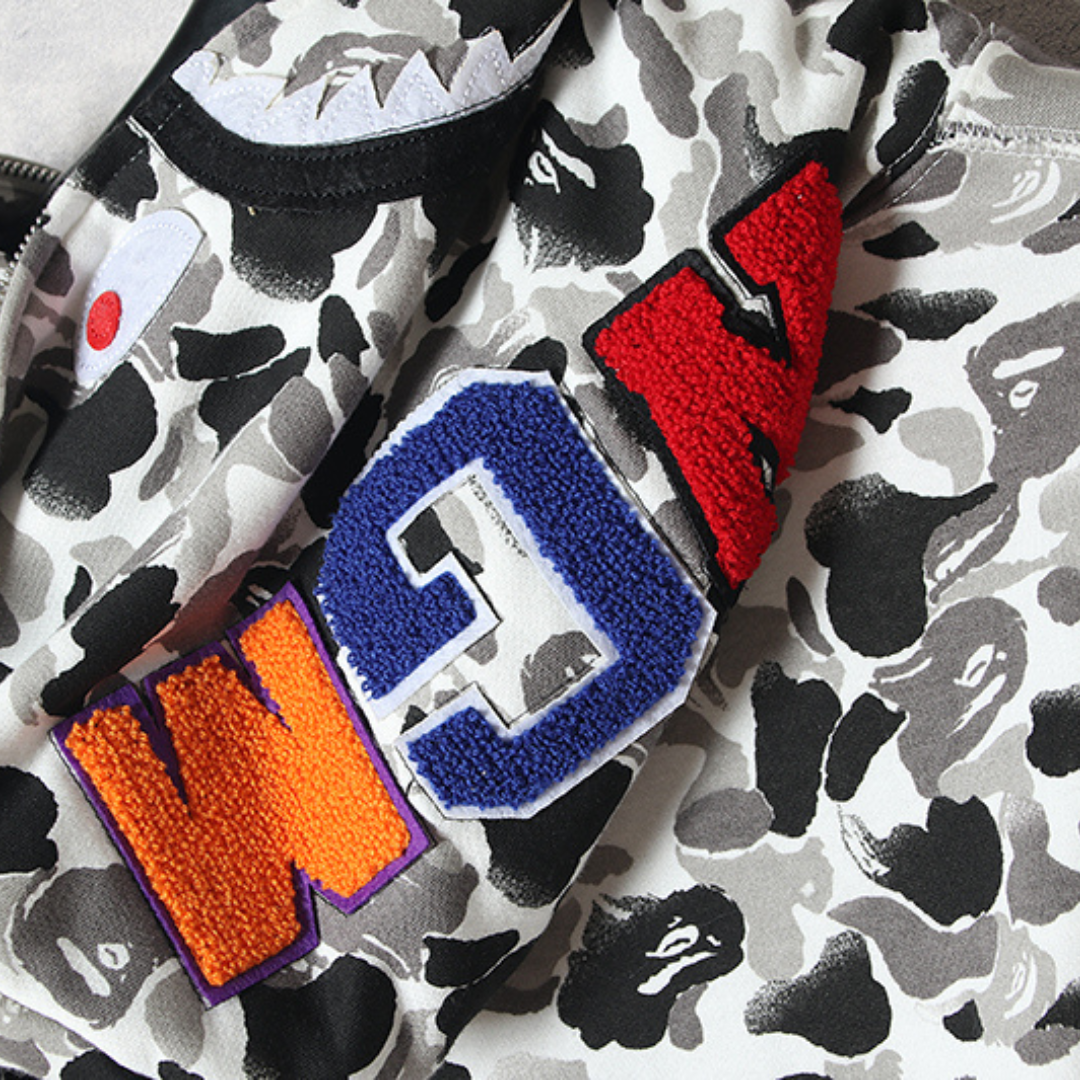 BAPE Shark Camo Trainingsanzug Set – Stylischer Streetwear Hoodie & Jogger