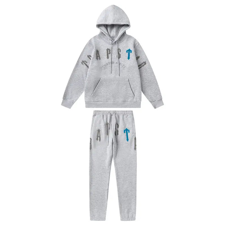 Trapstar Decoded Arch 2.0 Eisgrauer Designer Jogginganzug – Stylischer Freizeitanzug für Herren