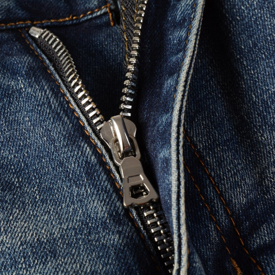 Amiri Gradient Blue Diamonds Patch Jeans – Luxus Designer Denim für Herren