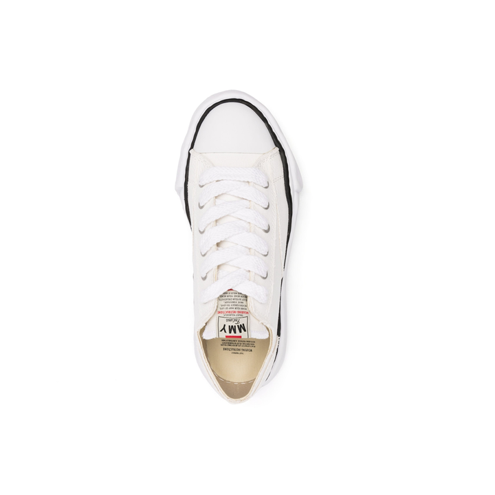 Low-Top Sneaker