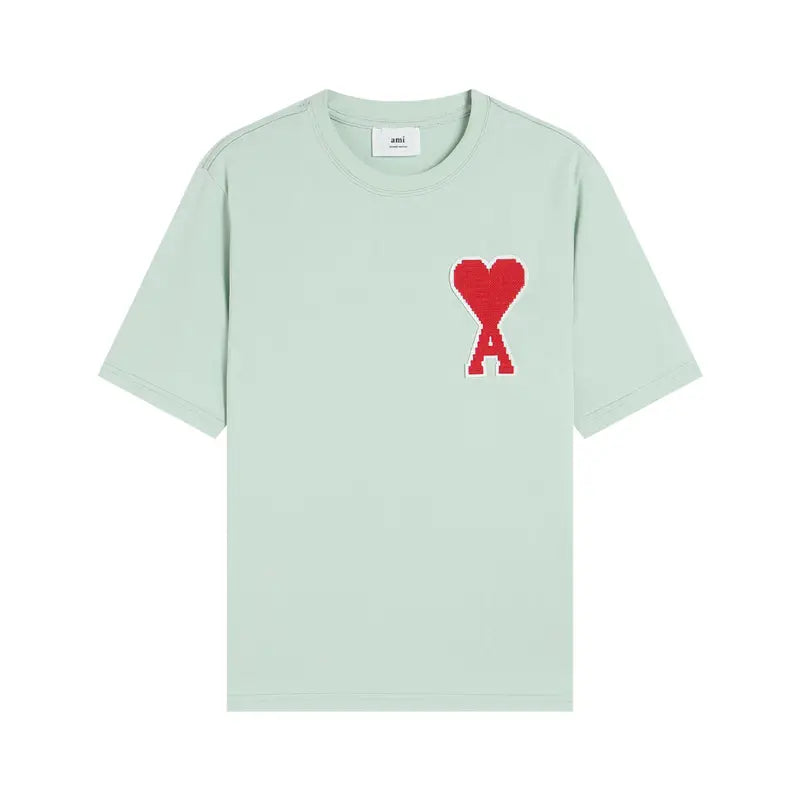 AMI Paris Baumwoll T-Shirt mit Herz-Logo, stilvoll, bequem für Freizeit