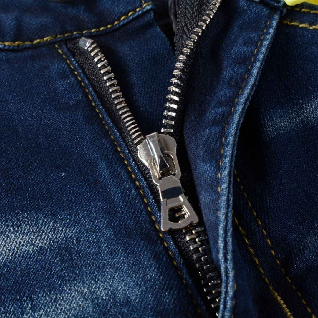 Amiri Rote Bandana Jeans für Herren – Luxuriöser Designer Denim mit Muster