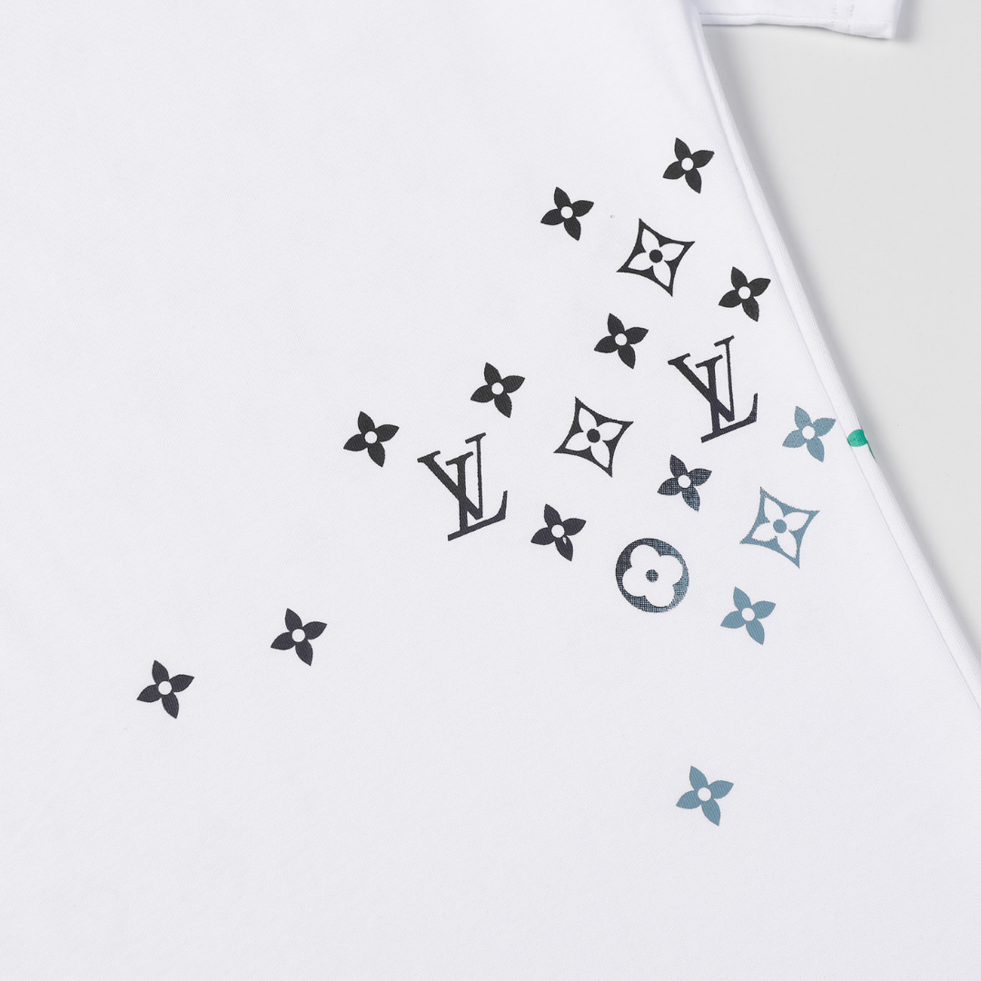 Luxuriöses Louis Vuitton Baumwoll T-Shirt mit ikonischem Monogramm Design