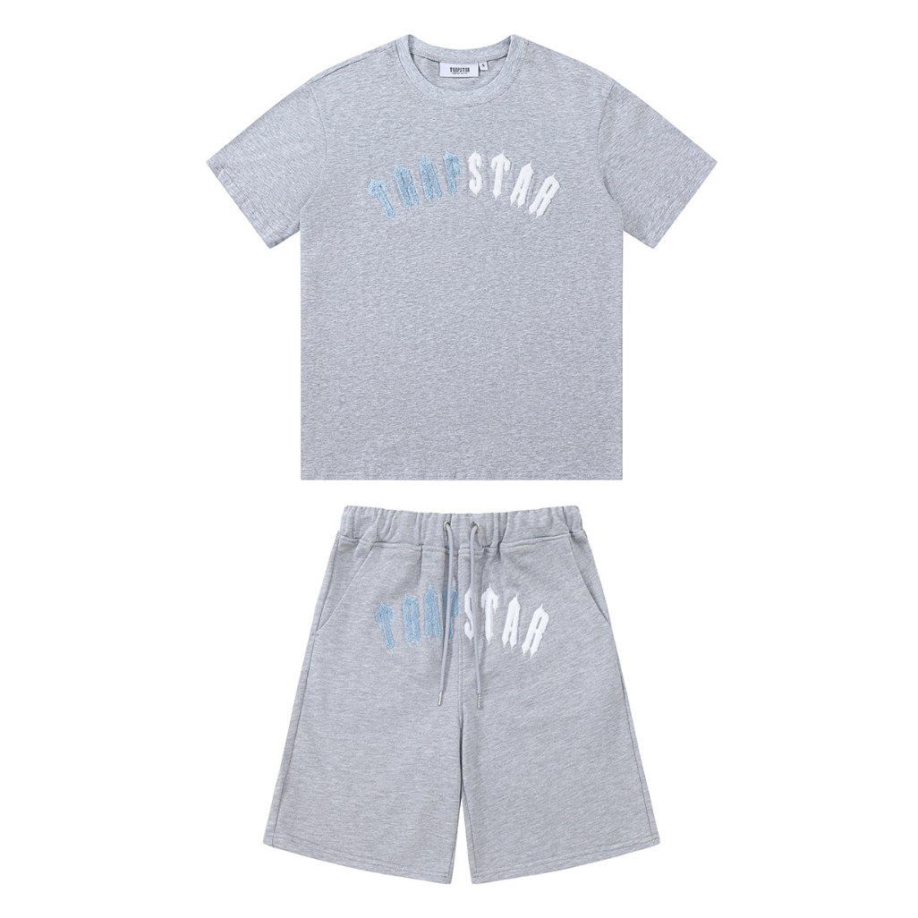 Trapstar Irongate Arch Chenille Shorts Set Grau - Luxuriöser Streetwear Freizeitanzug