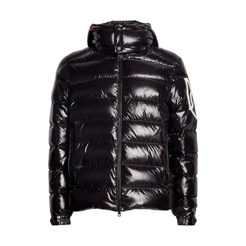 Exklusive Moncler Monogramm Kapuzenjacke: Luxuriöser Stil für Herren und Damen