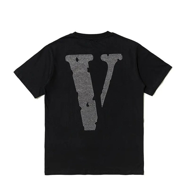 V-LONE Essence Statement-T-Shirt für Herren: Individueller Streetwear-Look mit markanter Botschaft