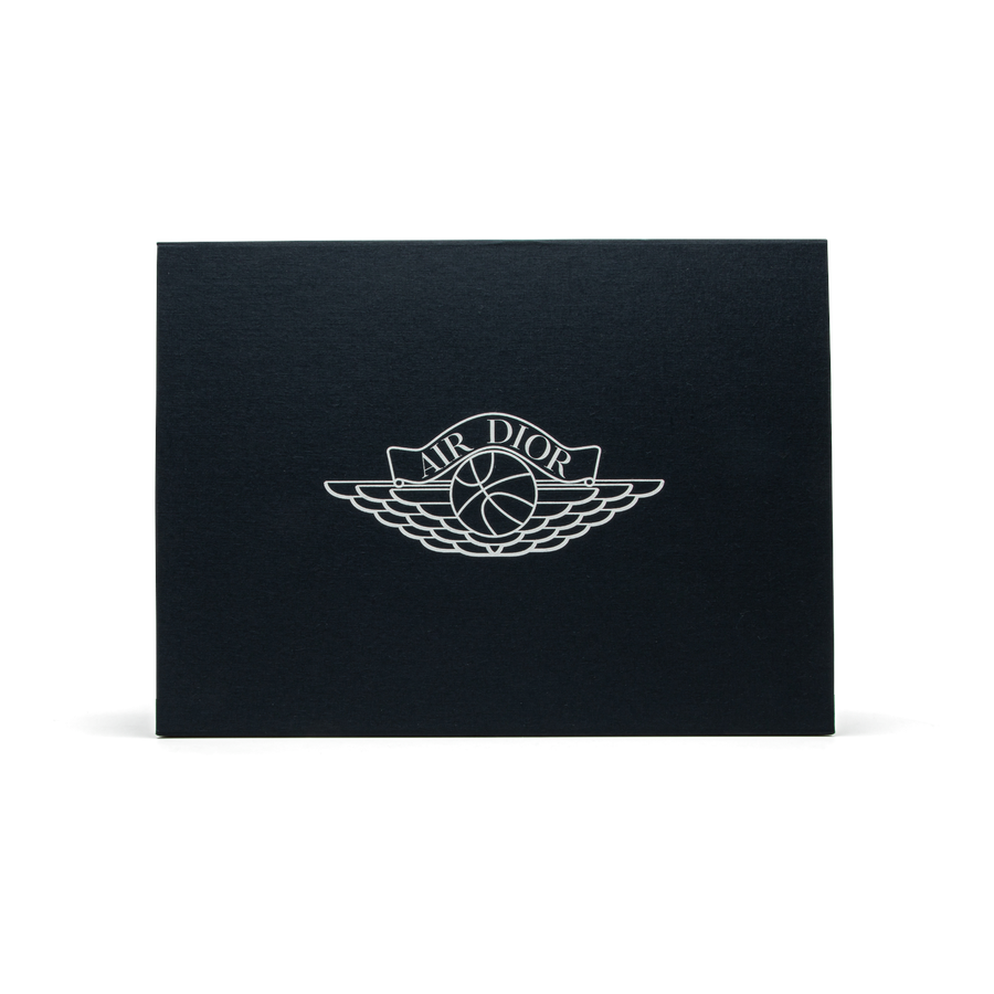 Exklusiver Air Jordan 1 Retro High Dior Sneaker | Luxuriöse Leder-Kollaboration | Sammlerstück