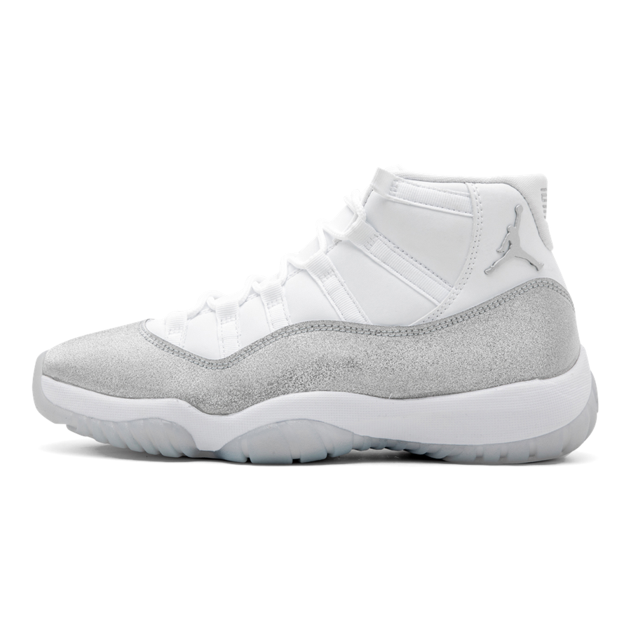 Opulenter Air Jordan 11 Retro WMNS 'Metallic Silver' Damen Sneaker: Glänzendes Design