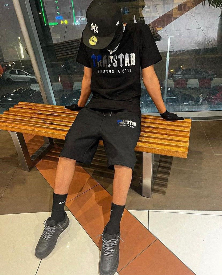 Trapstar Decoded Chenille Kurzset Herren Blau Schwarz Sommer Streetwear Outfit