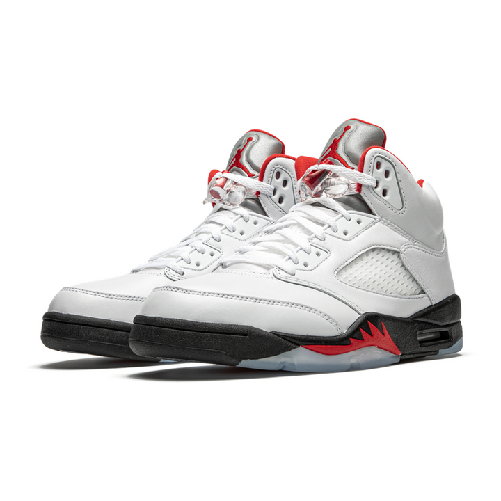 Air Jordan 5 Retro Fire Red Silver Tongue 2020: Legendärer Sneaker mit Nike Air Branding