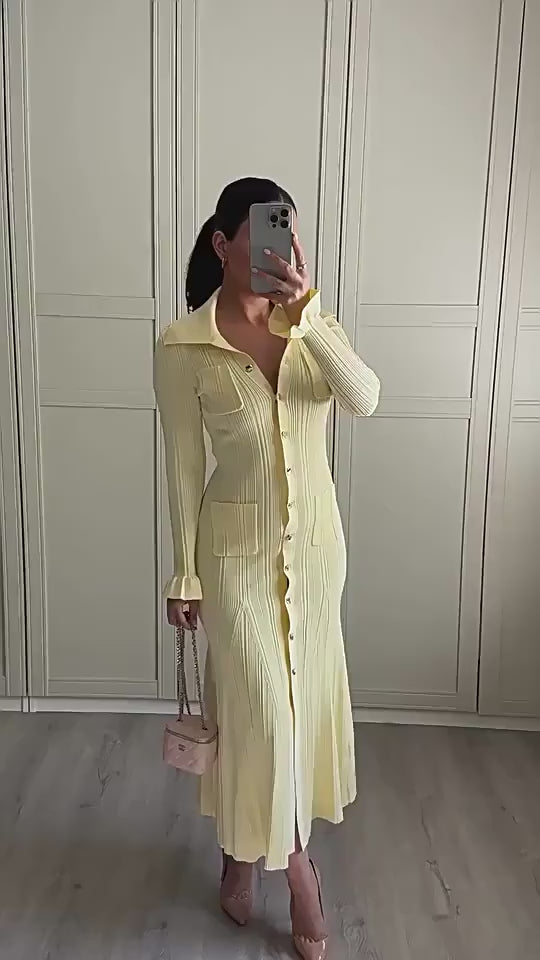 Strick-Midikleid mit Knopfleiste