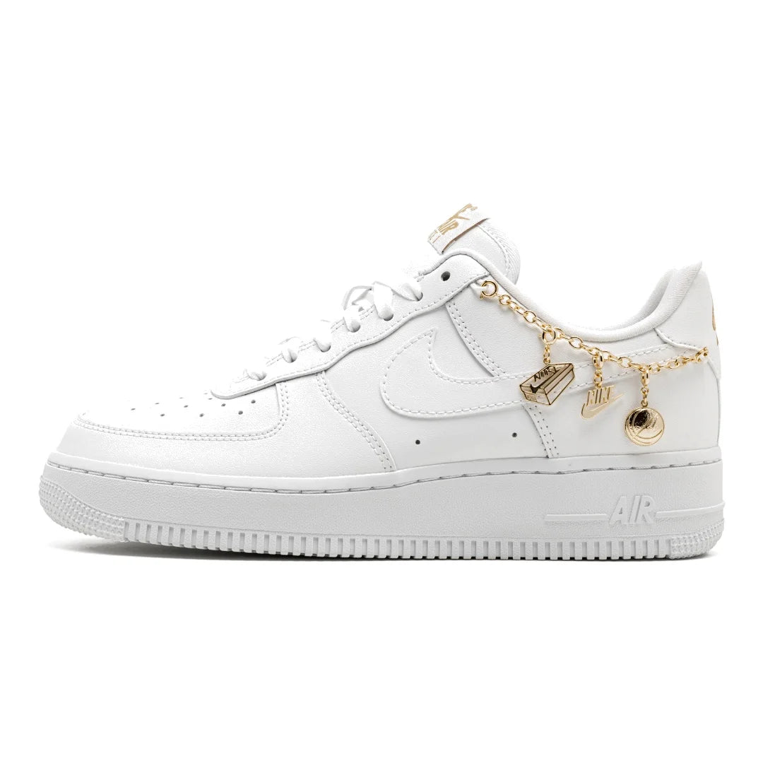 Nike Air Force 1 '07 LX 'Lucky Charms' Weiß Gold Kette Premium Sneaker