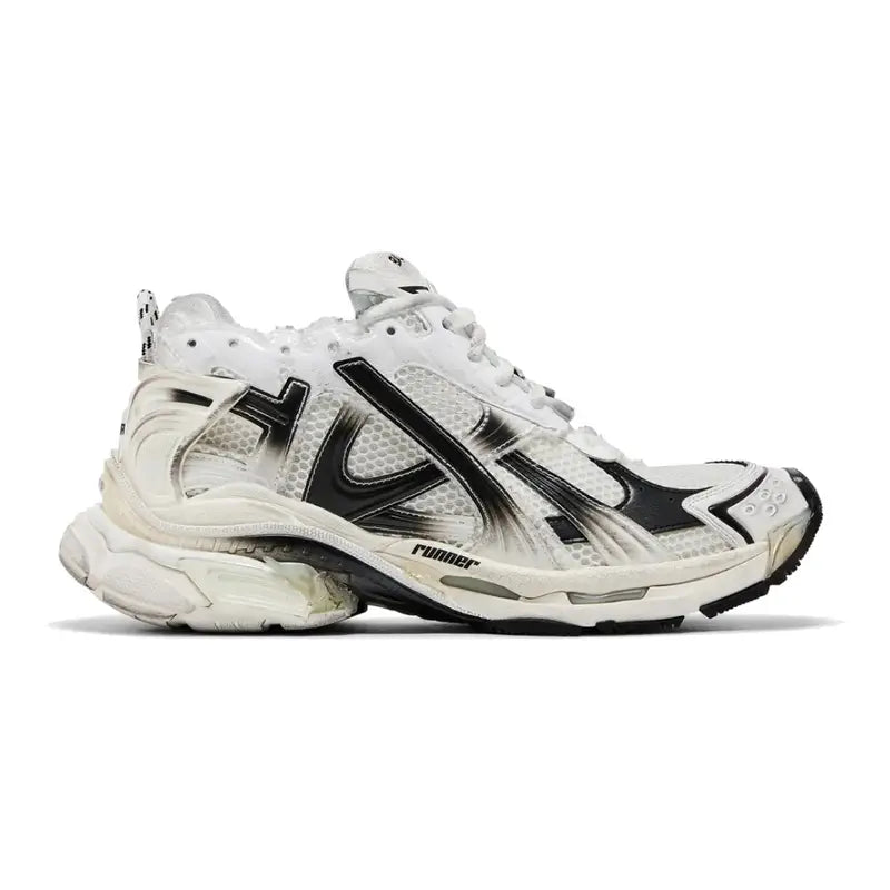 Balenciaga Runner Sneaker Weiß Schwarz Gradient: Stylischer Used-Look, Atmungsaktives Mesh